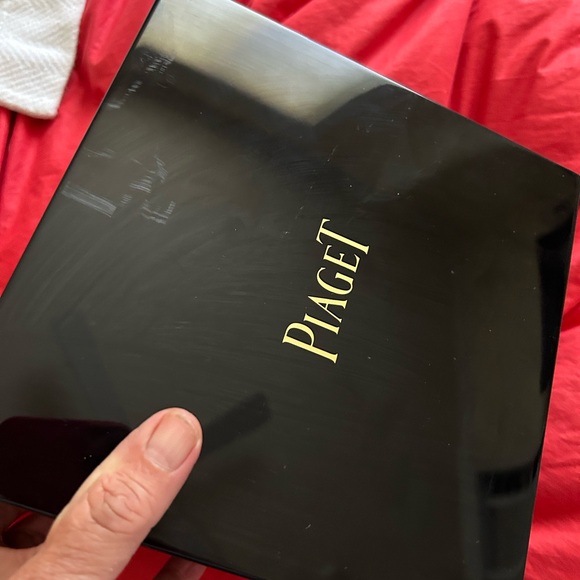 Piaget black laquer watch box. - Picture 9 of 9